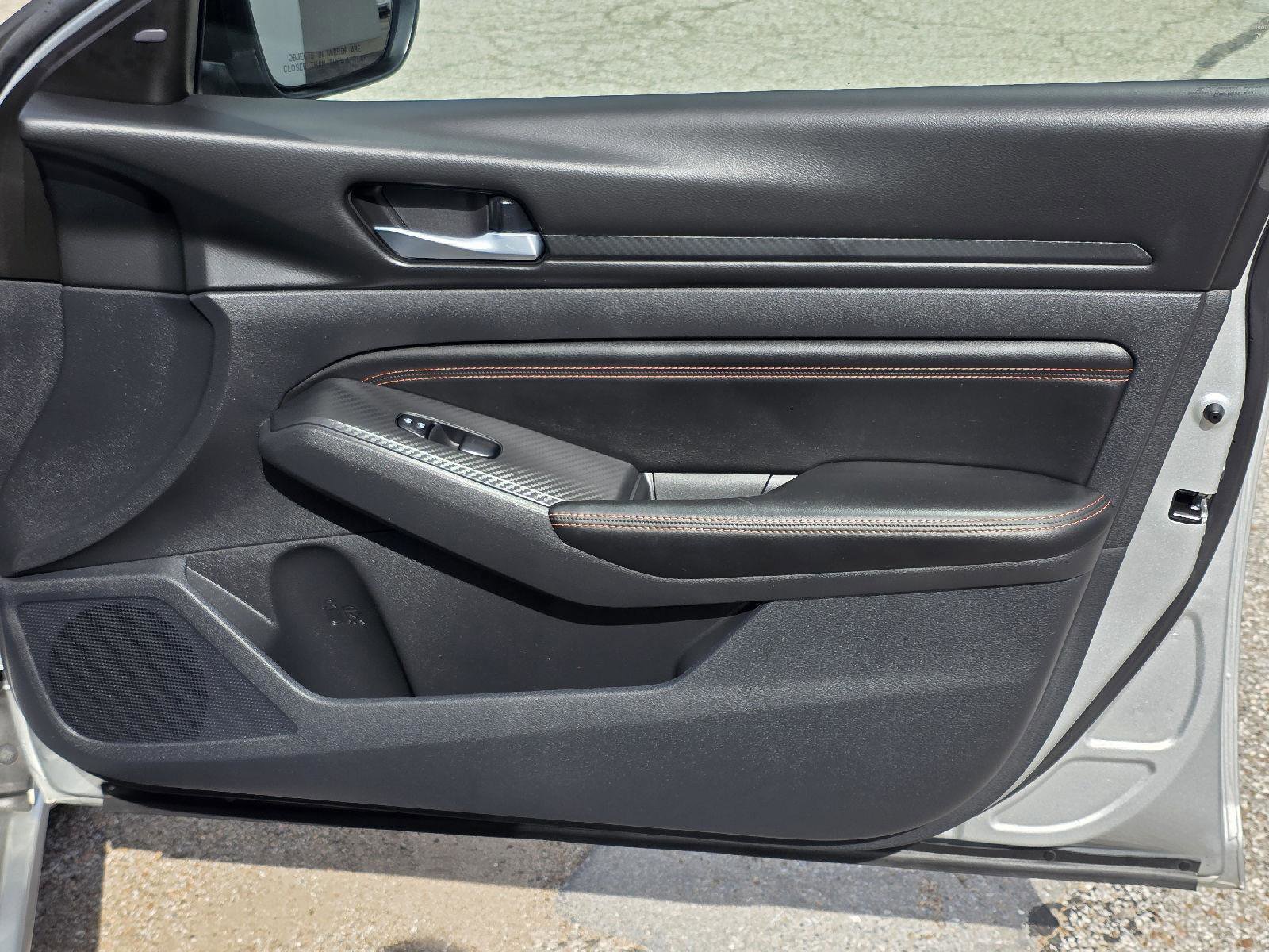 Used 2021 Nissan Altima 2.5 SR w/ SR Premium Package image 27