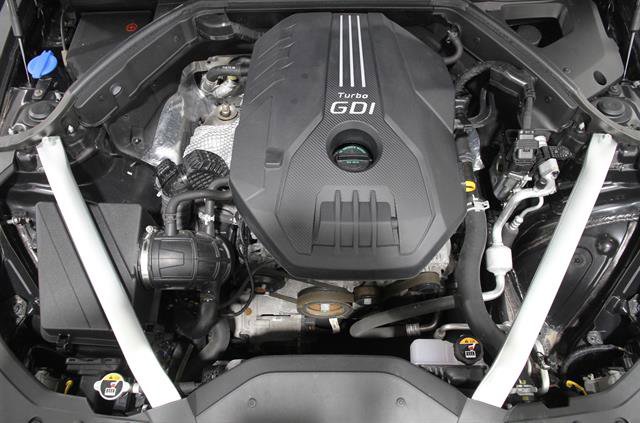 Certified 2023 Genesis G70 2.0T image 20
