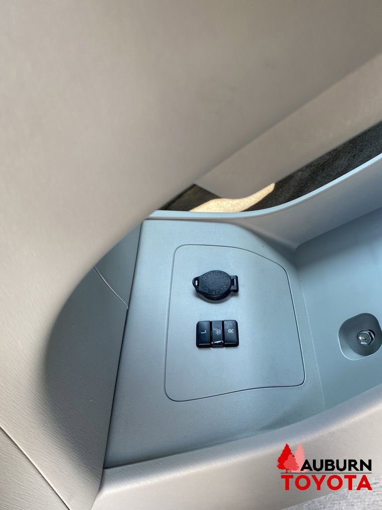 Used 2010 Toyota Prius Five FWD image 38