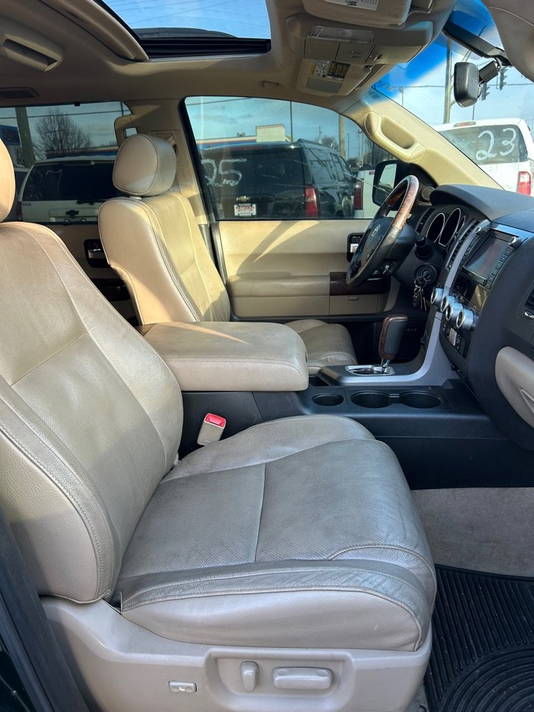 Used 2010 Toyota Sequoia Platinum image 11