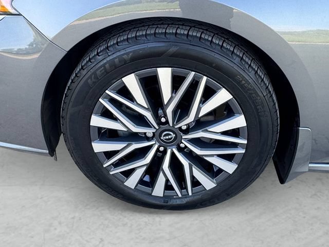 Used 2023 Nissan Altima 2.5 SV FWD image 23