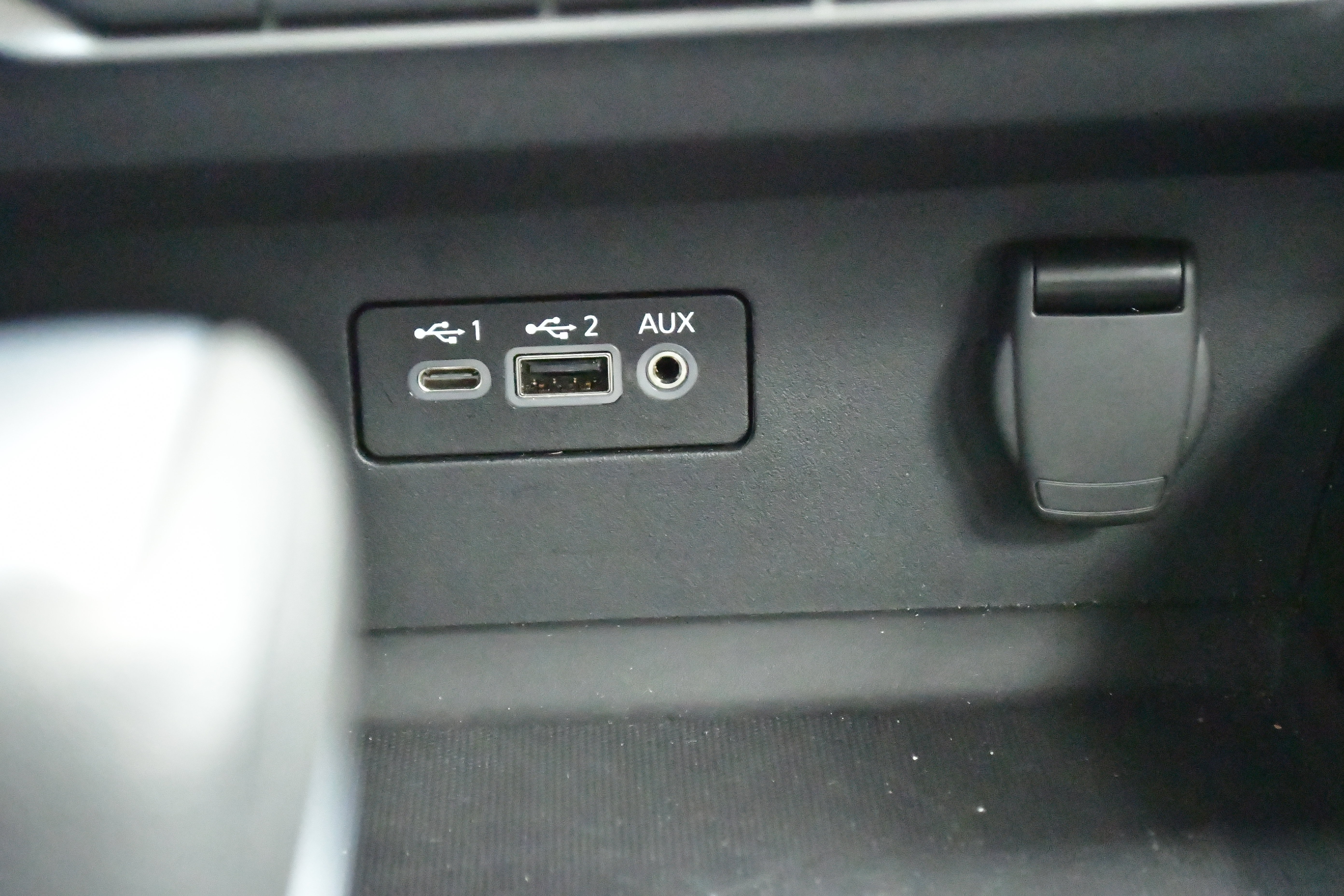 Used 2025 Nissan Altima 2.5 SV FWD image 27