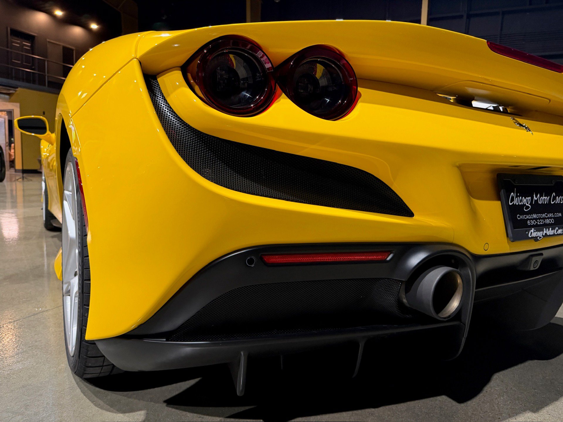 Used 2023 Ferrari F8 Tributo RWD image 23