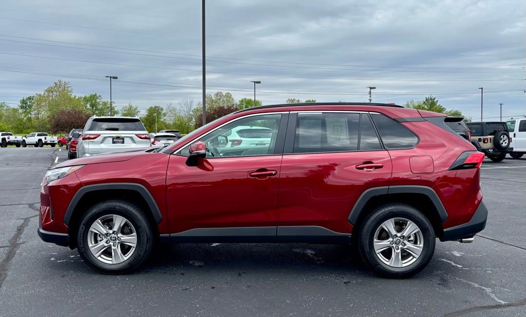 Used 2025 Toyota RAV4 XLE w/ Convenience Package AWD/4WD image 4