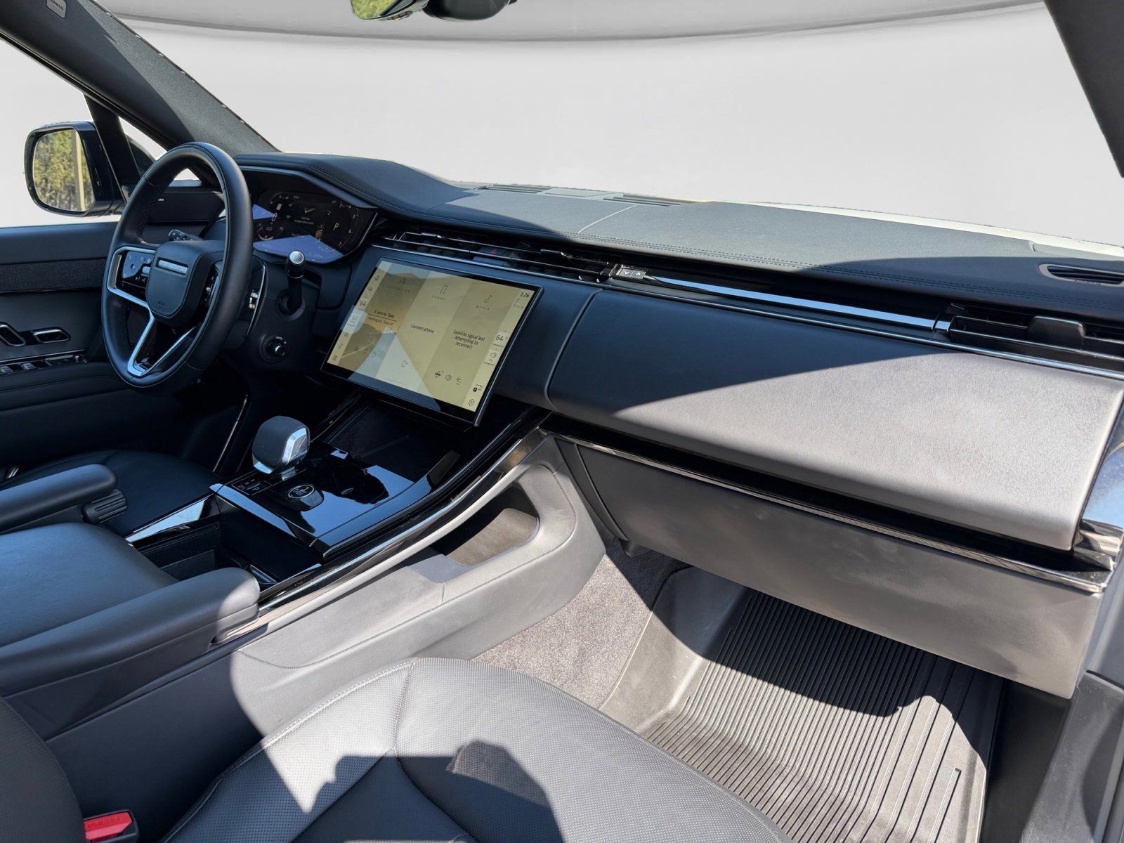 Used 2024 Land Rover Range Rover Sport SE image 23