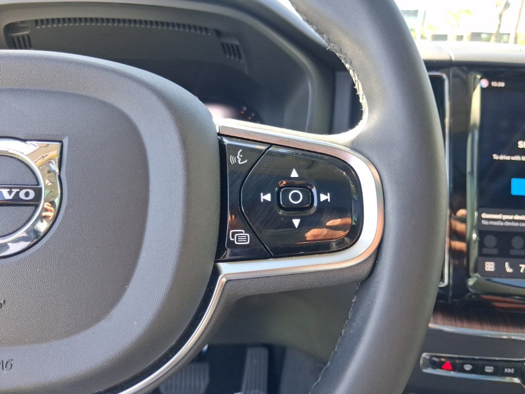 Certified 2024 Volvo XC60 B5 Plus w/ Protection Package Premier AWD/4WD image 19