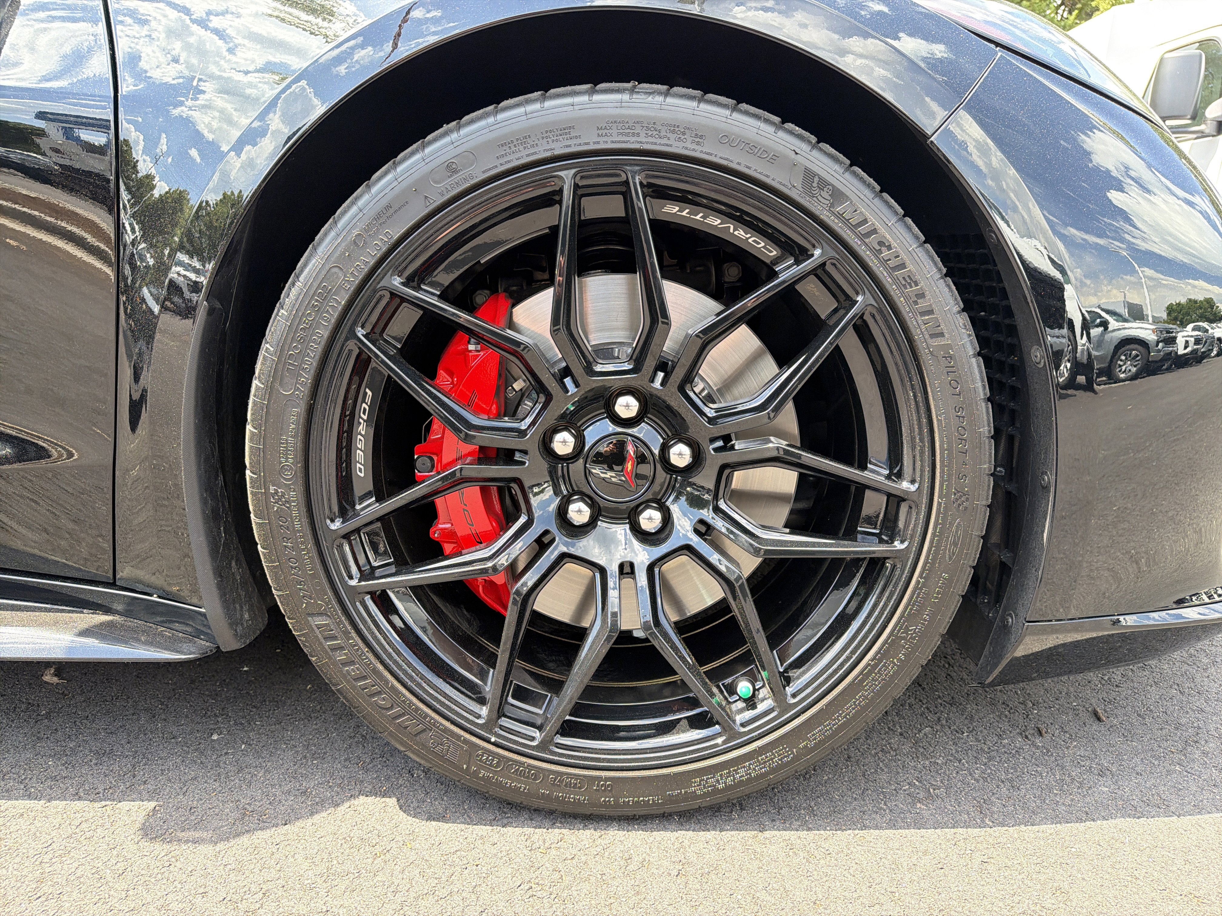 Used 2025 Chevrolet Corvette Z06 RWD image 13