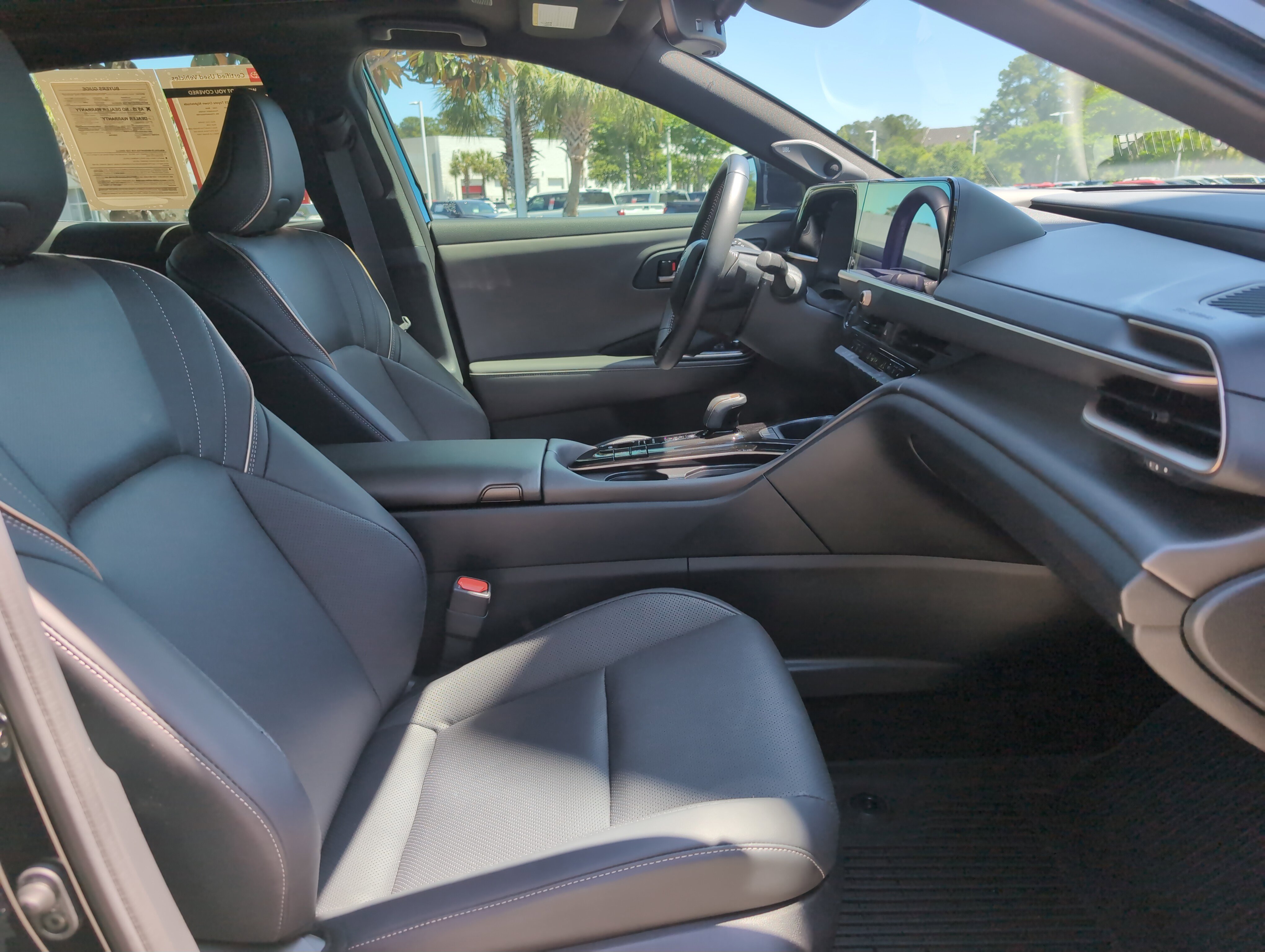 Certified 2025 Toyota Crown AWD/4WD image 33