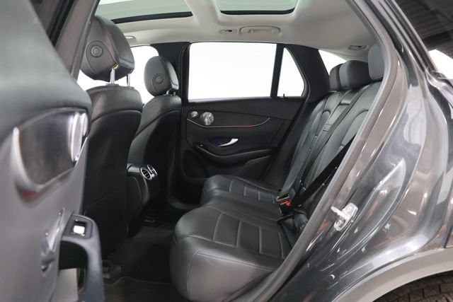 Used 2020 Mercedes-Benz GLC 300 4MATIC image 32