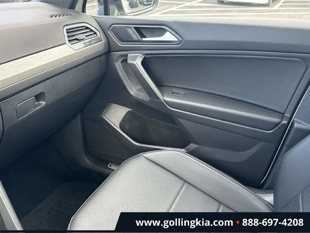 Used 2021 Volkswagen Tiguan SE R-Line FWD image 30