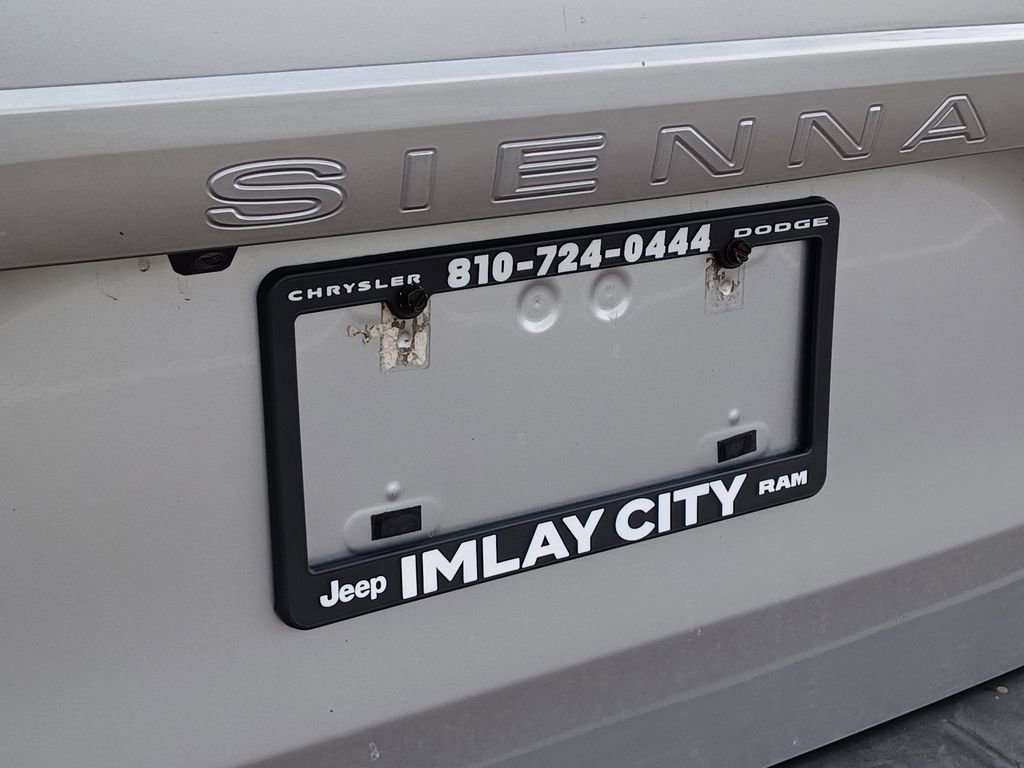 Used 2018 Toyota Sienna XLE FWD image 7