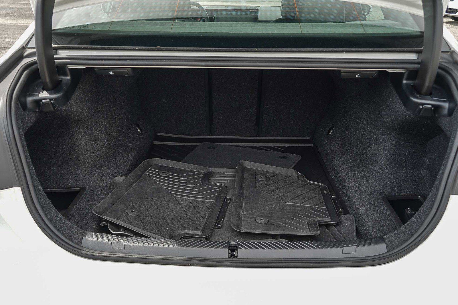 Certified 2025 BMW 530i image 29