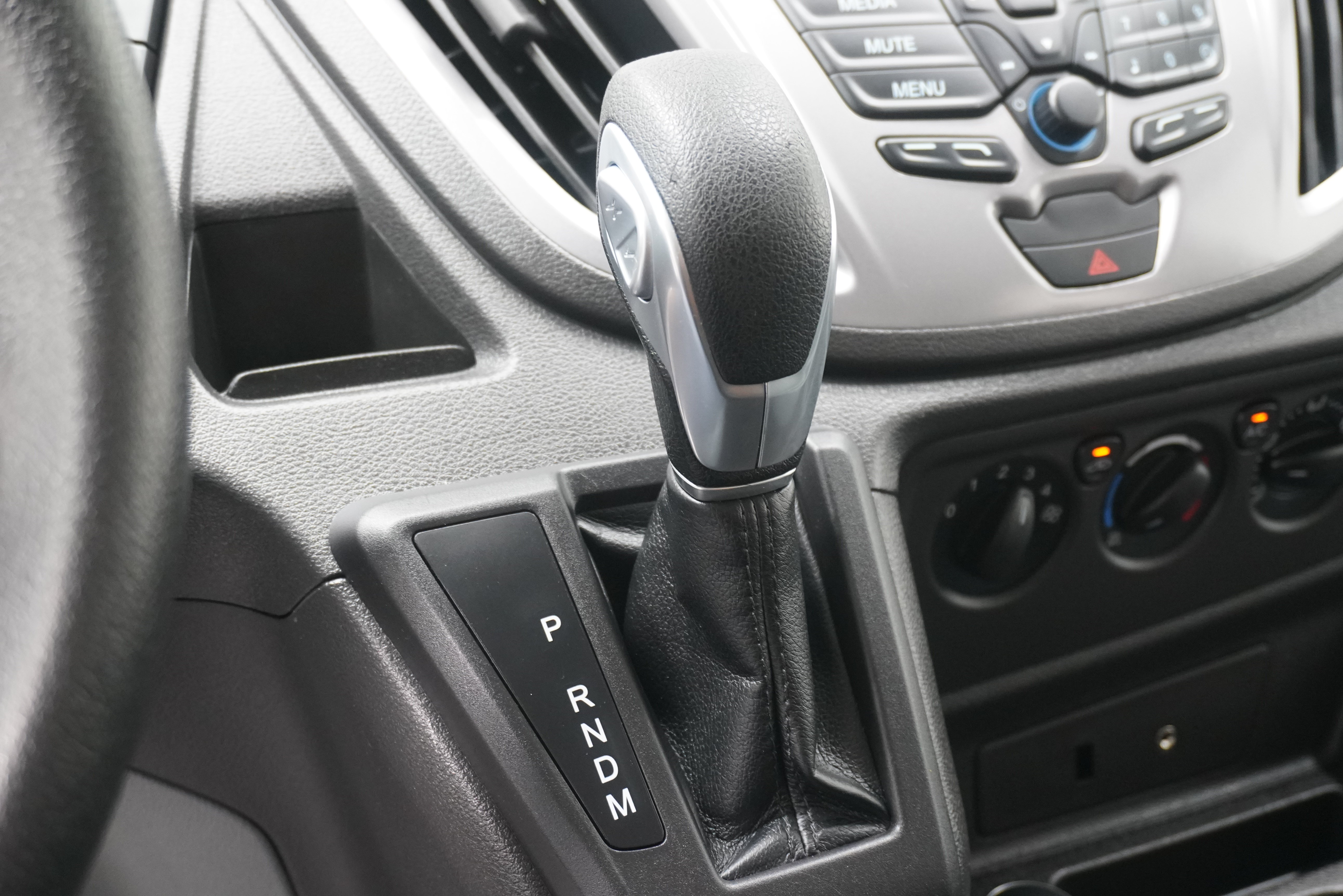 Used 2015 Ford Transit 350 XLT RWD image 17