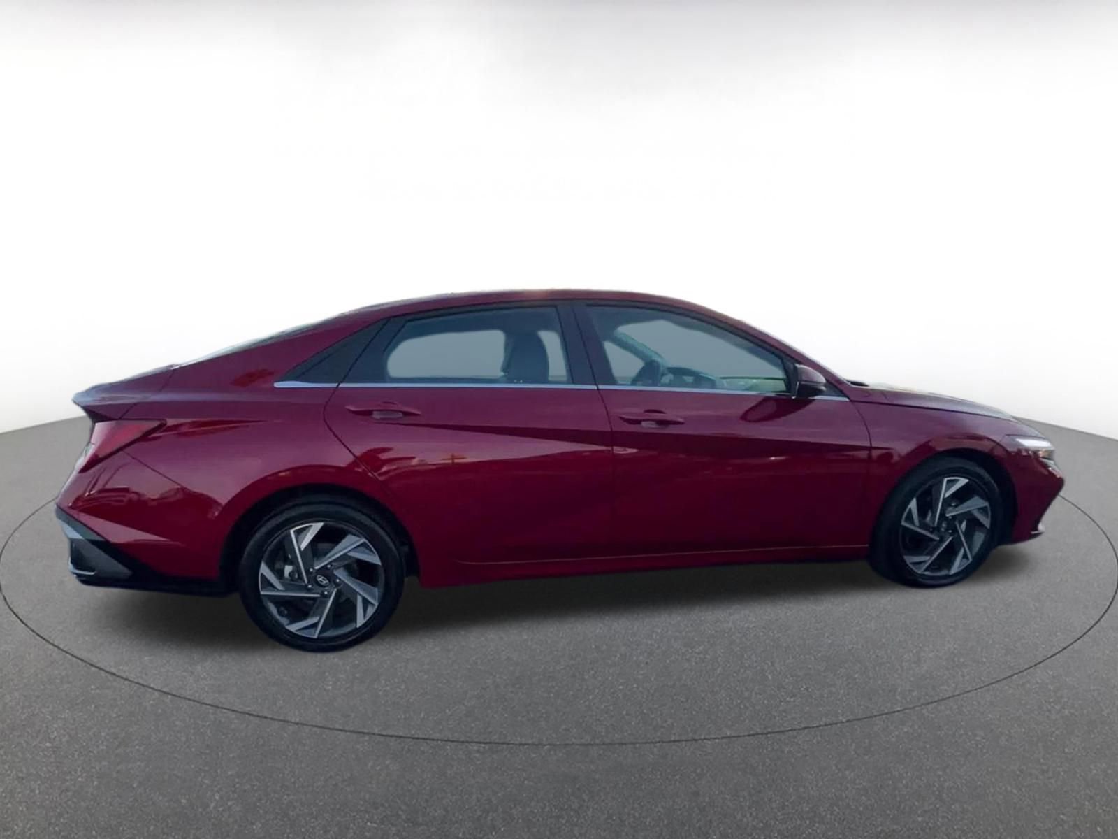 Used 2025 Hyundai Elantra Limited image 15