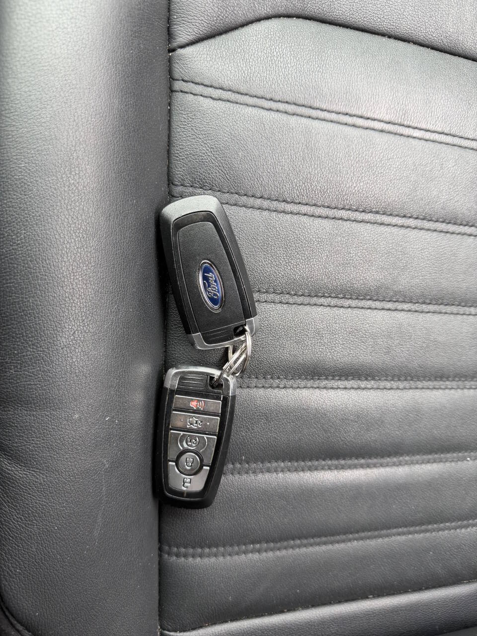 Used 2017 Ford Fusion SE w/ Fusion SE Technology Package FWD image 33