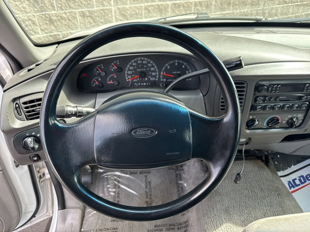 Used 1998 Ford Expedition XLT RWD image 12