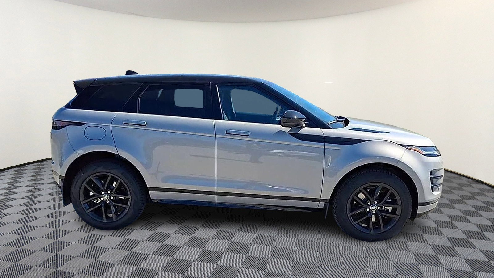 Certified 2025 Land Rover Range Rover Evoque Dynamic SE image 9