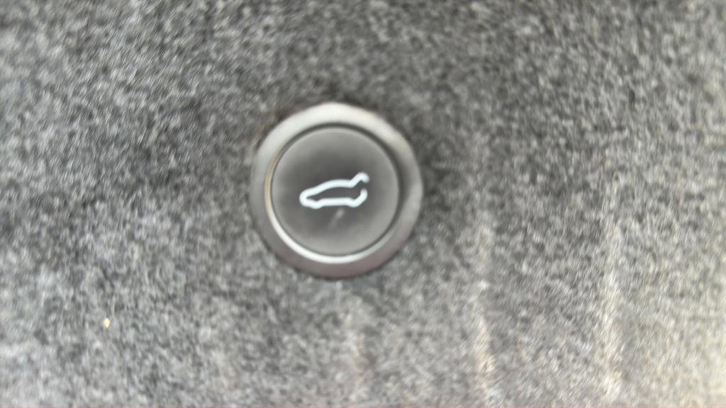 Used 2021 Tesla Model S Plaid image 19