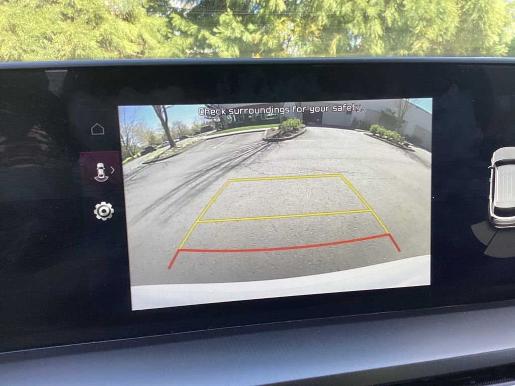 Used 2025 Kia Telluride LX image 14