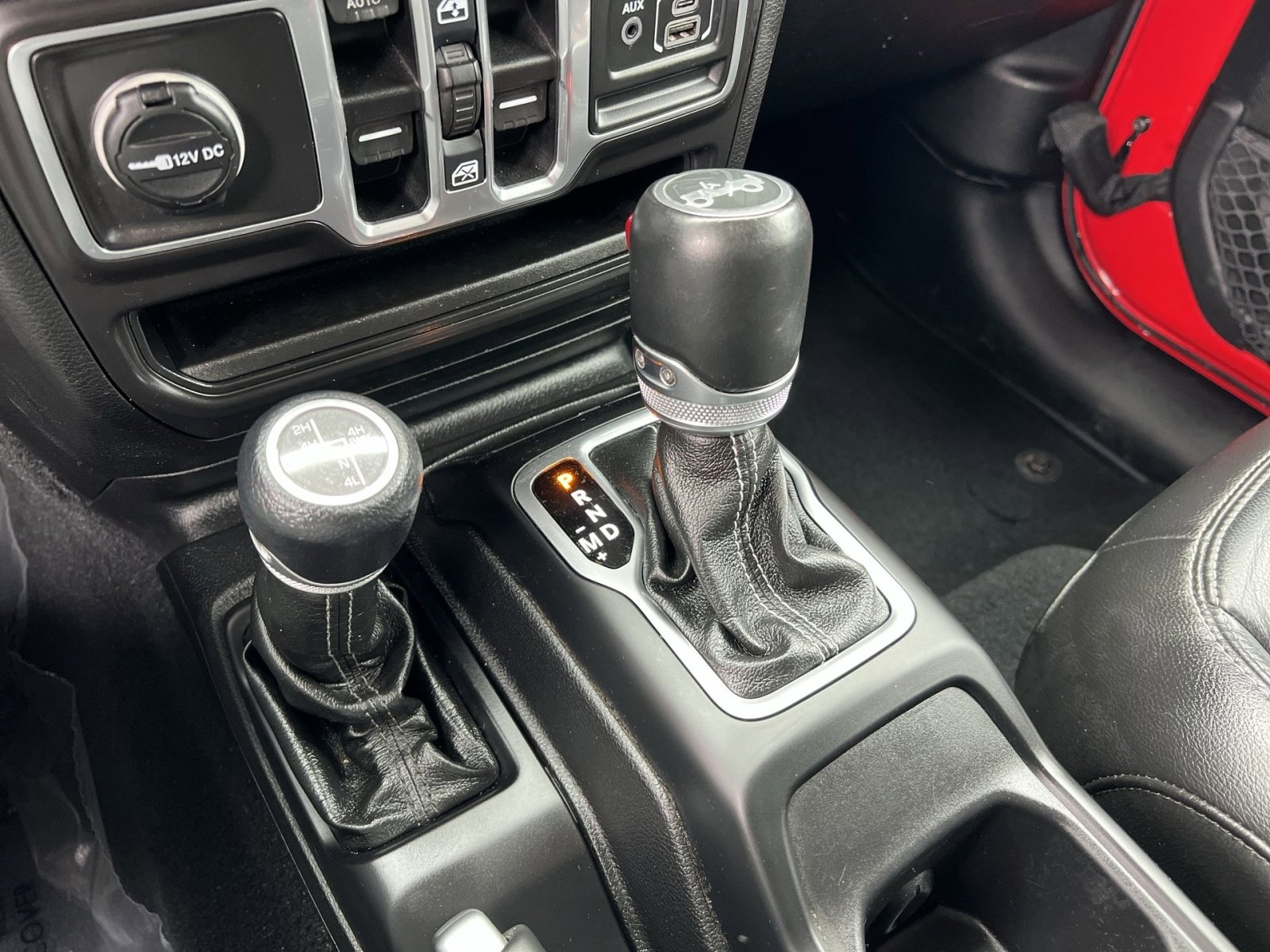 Used 2018 Jeep Wrangler Unlimited Sahara image 22