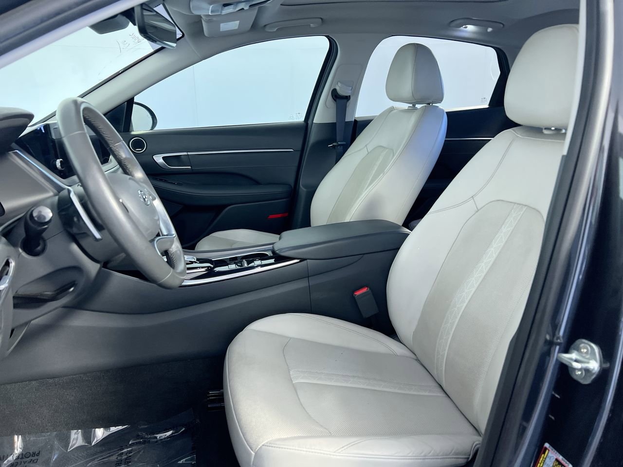 Used 2021 Hyundai Sonata Limited w/ Preferred Accessory Package FWD image 12