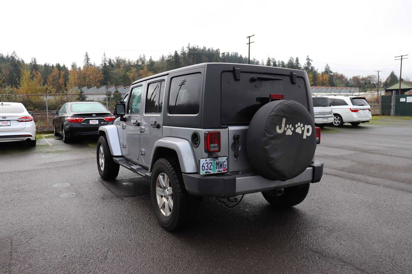 Used 2016 Jeep Wrangler Unlimited Sahara w/ Connectivity Group image 7