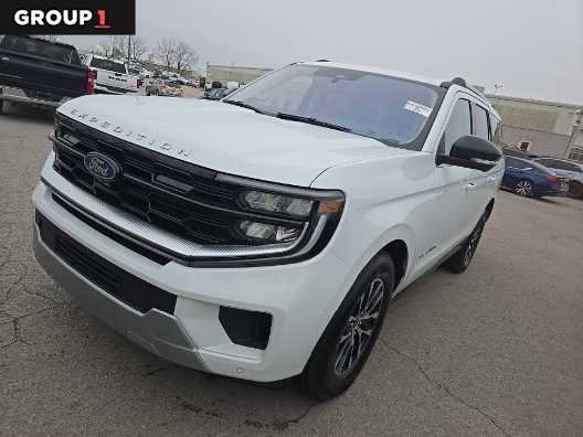 Used 2025 Ford Expedition Platinum image 1
