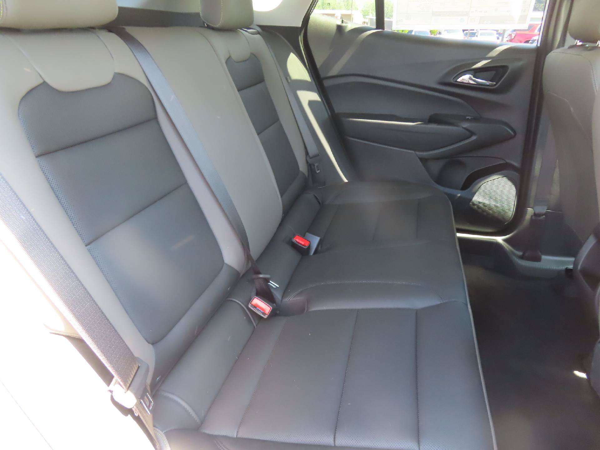 New 2026 Chevrolet Trax ACTIV w/ Driver Confidence Package FWD image 37