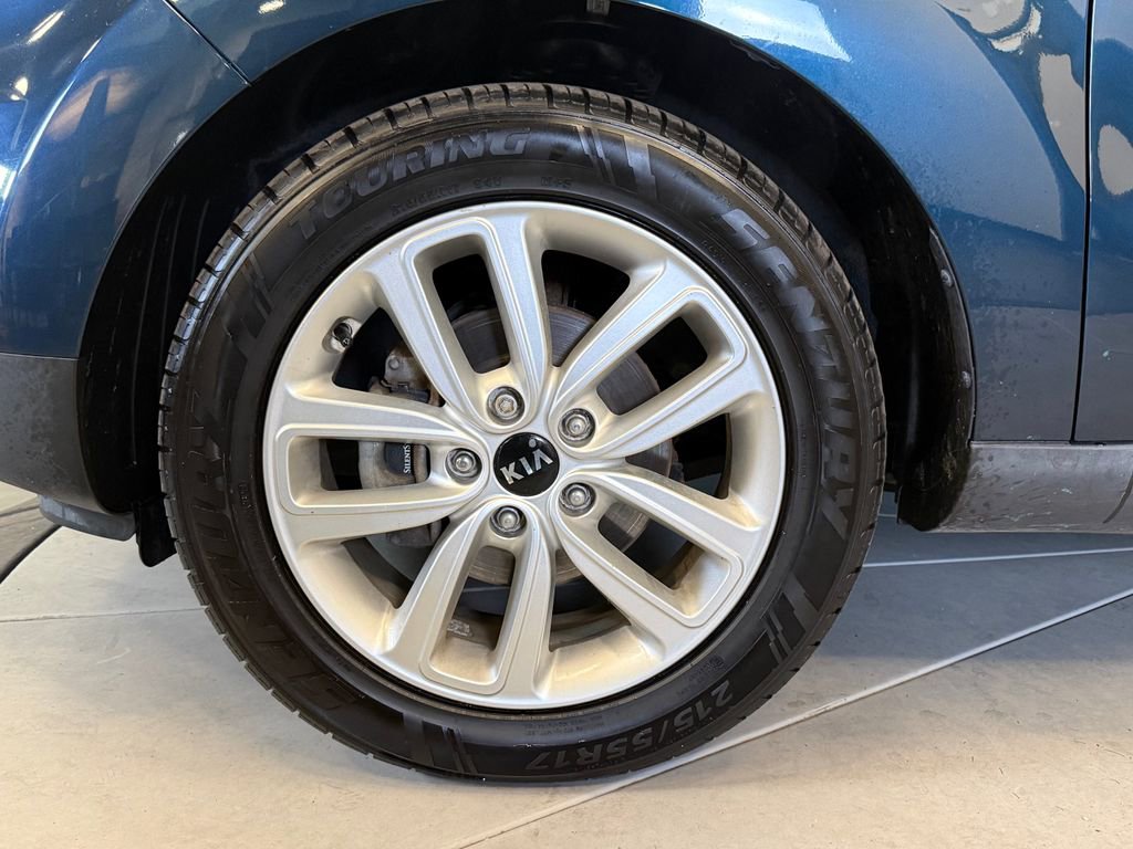 Used 2017 Kia Soul + FWD image 25