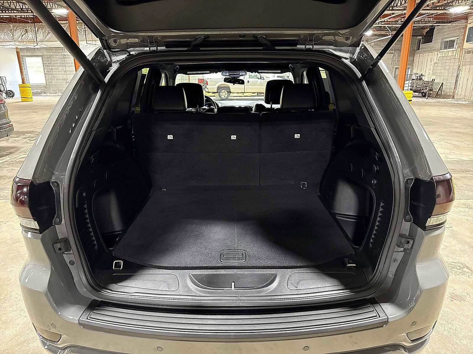 Used 2021 Jeep Grand Cherokee Laredo X image 11