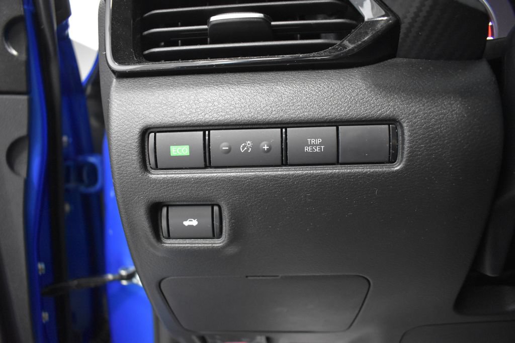 Certified 2023 Nissan Sentra SV FWD image 17