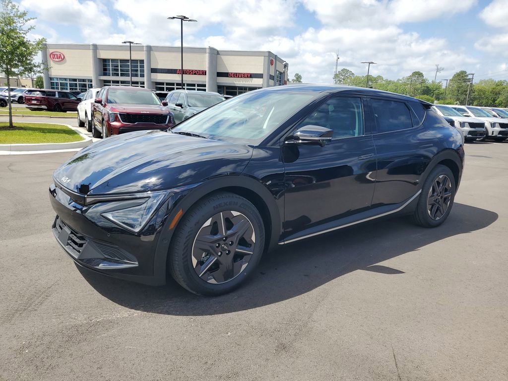 New 2025 Kia EV6 Light w/ Light LR Technology Package image 2