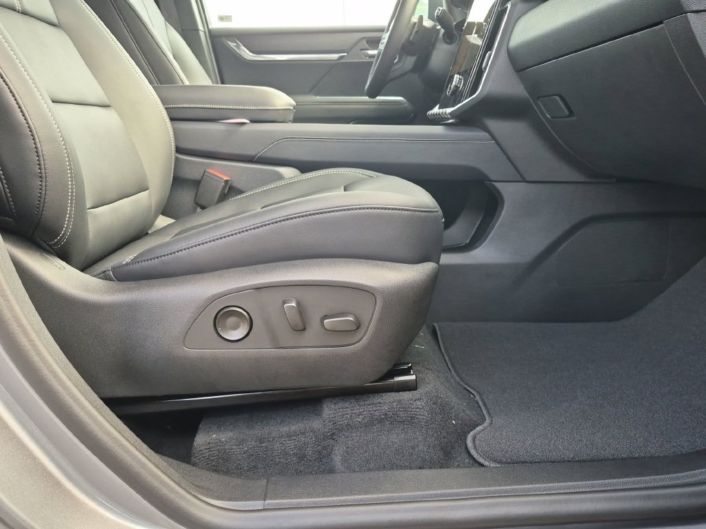 New 2026 GMC Acadia Elevation w/ Elevation Premium Package AWD/4WD image 26