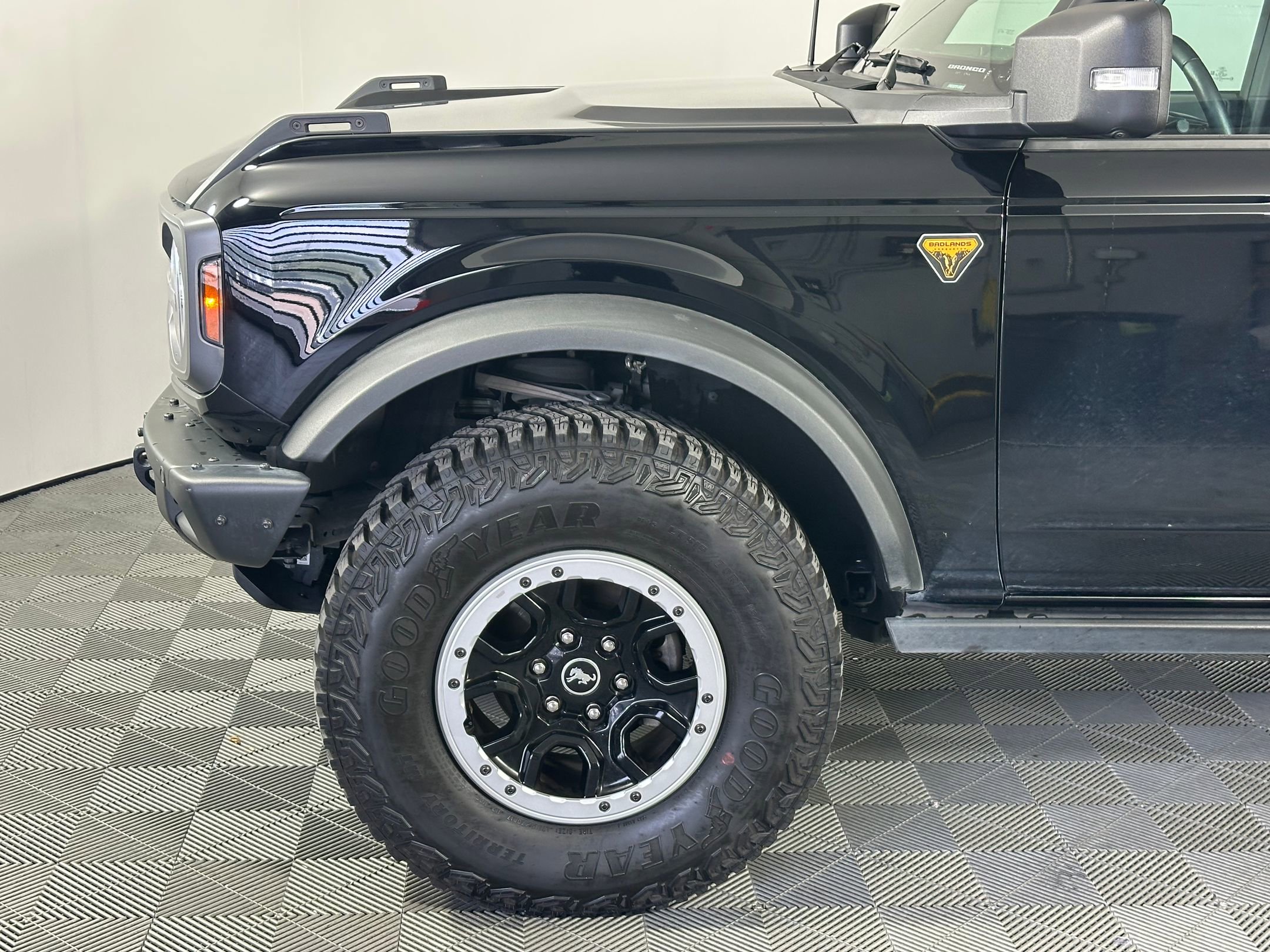 Used 2023 Ford Bronco Badlands image 10