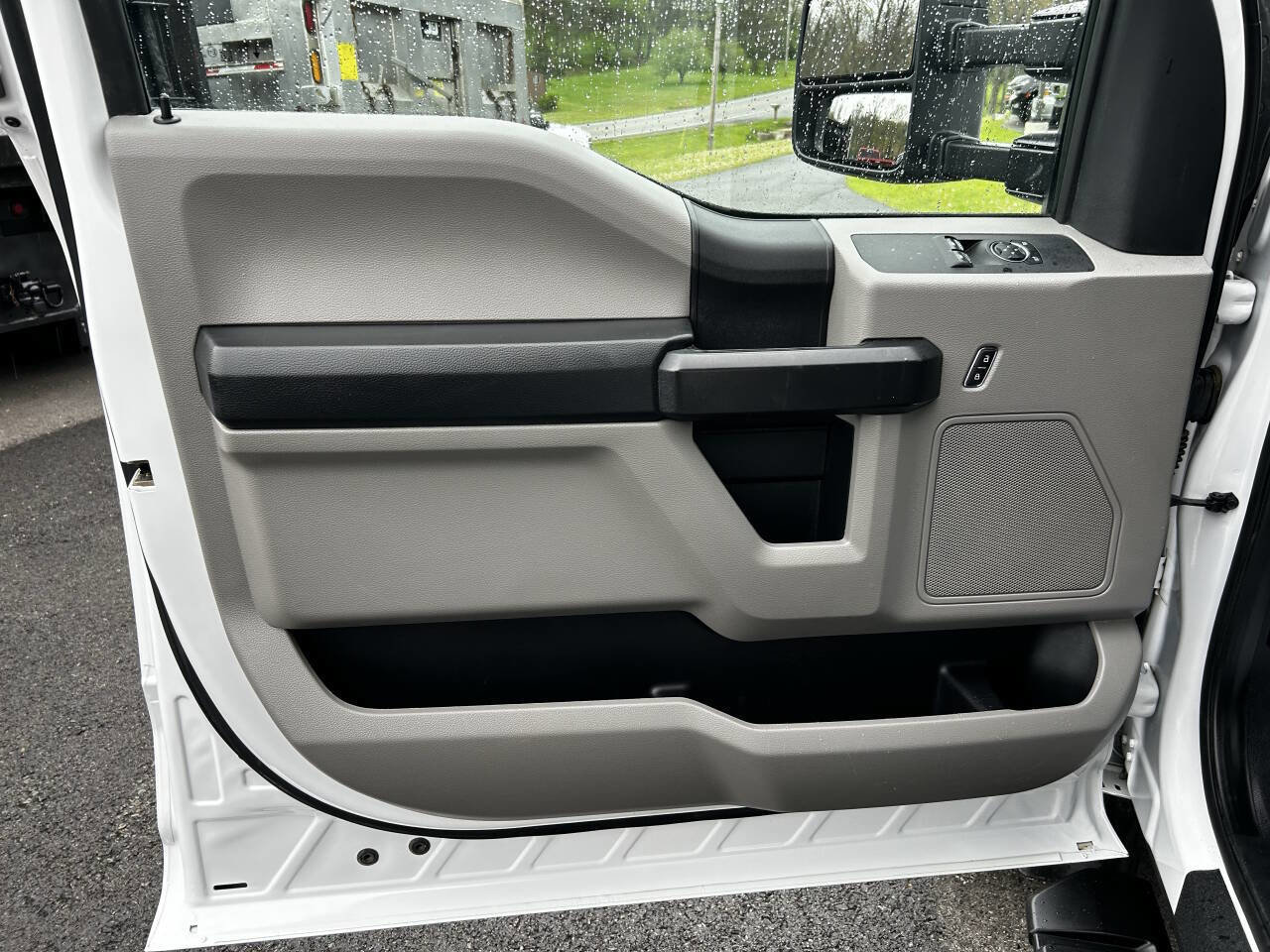 Used 2020 Ford F550 2WD Regular Cab Super Duty image 36