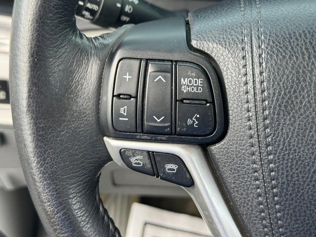 Used 2017 Toyota Sienna XLE Premium w/ Protection Package FWD image 19