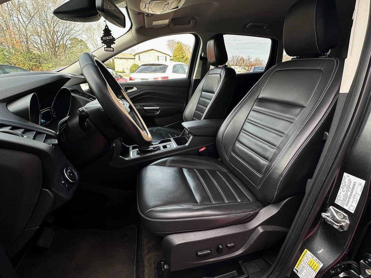 Used 2019 Ford Escape SEL image 11