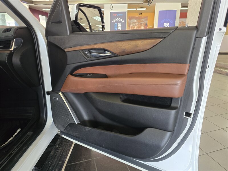 Used 2016 Cadillac Escalade ESV Premium AWD/4WD image 15