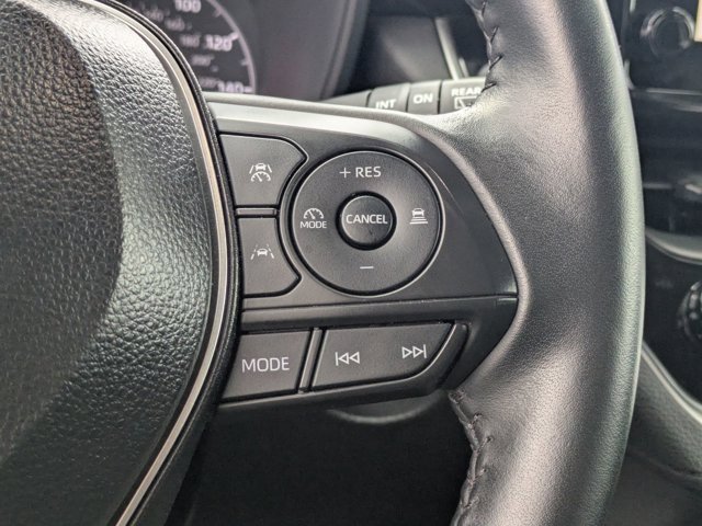 Used 2025 Toyota Corolla Cross LE image 23