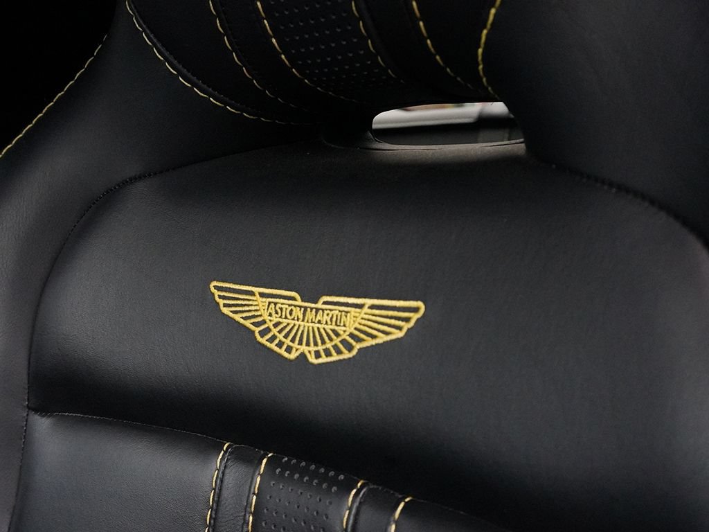 Used 2020 Aston Martin V8 Vantage Coupe RWD image 32
