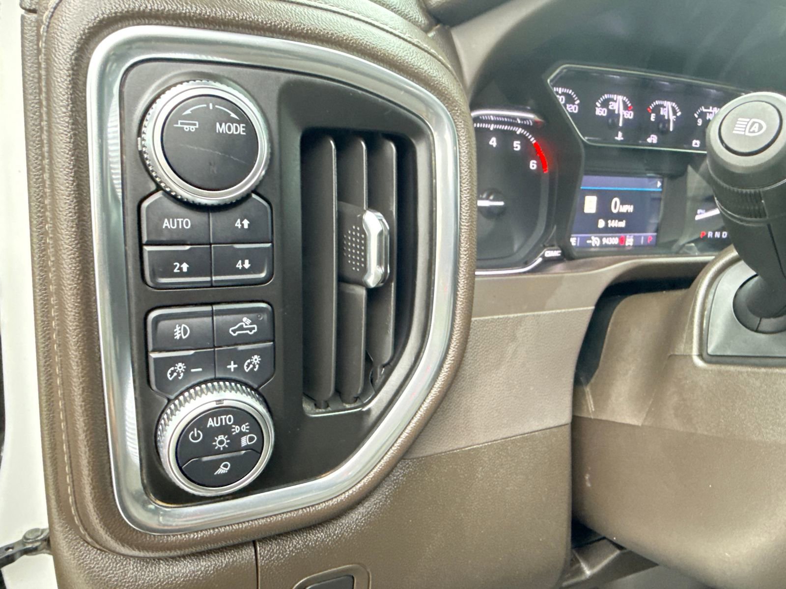 Used 2022 GMC Sierra 1500 SLT w/ SLT Premium Plus Package AWD/4WD image 38