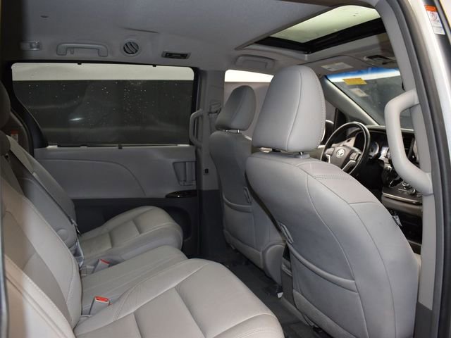 Used 2017 Toyota Sienna XLE w/ XLE Navigation Package image 12