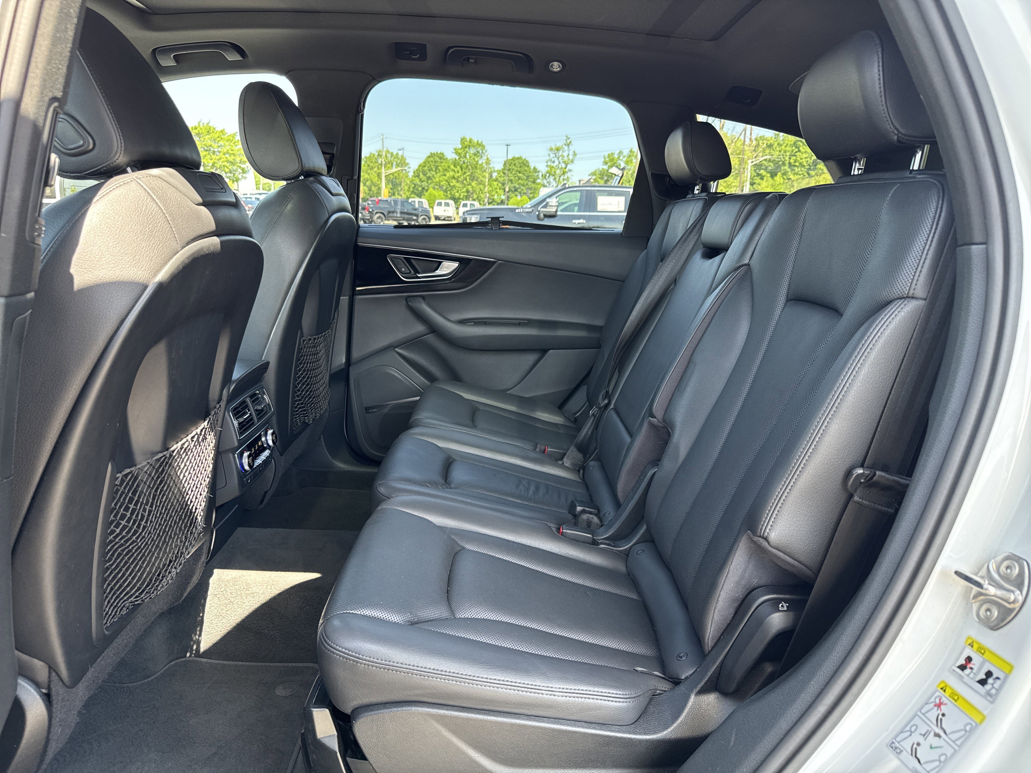 Used 2017 Audi Q7 3.0T Prestige AWD/4WD image 30