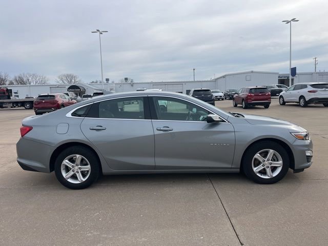 Used 2024 Chevrolet Malibu LT image 2