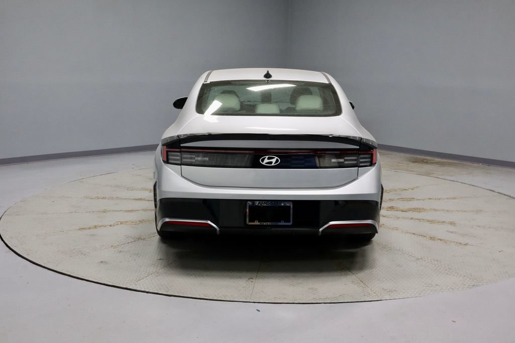 Certified 2025 Hyundai Sonata SEL FWD image 13