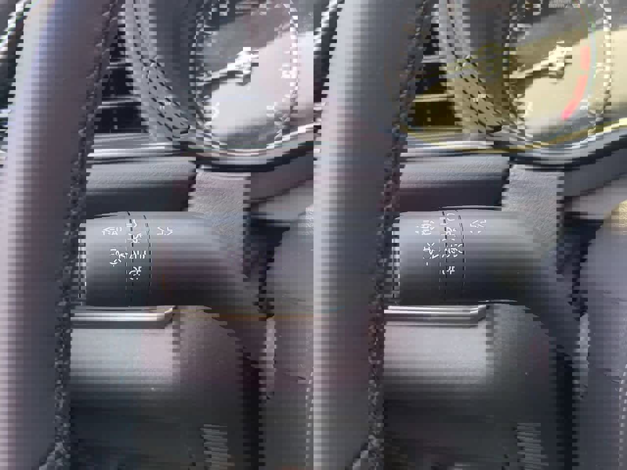 New 2025 MAZDA CX-30 AWD 2.5 S w/ Select Sport Pkg image 24