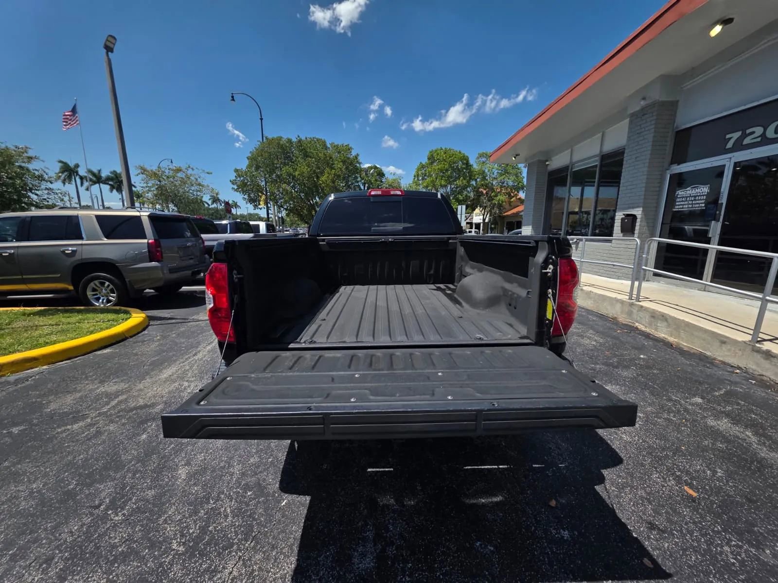 Used 2015 Toyota Tundra SR5 w/ SR5 Upgrade Package RWD image 10