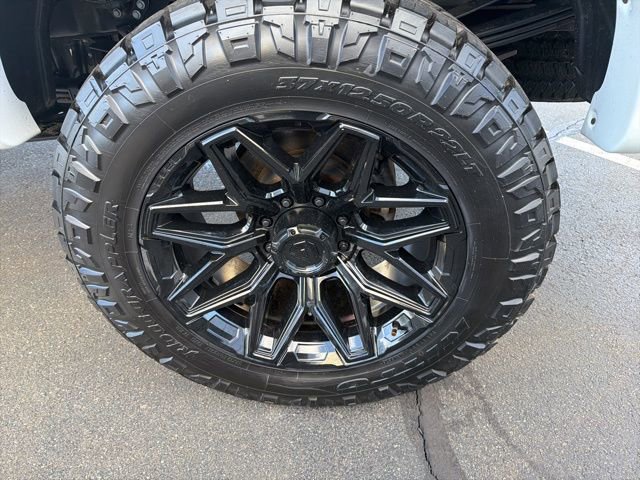 Used 2025 Ford F350 Platinum w/ FX4 Off-Road Package image 31