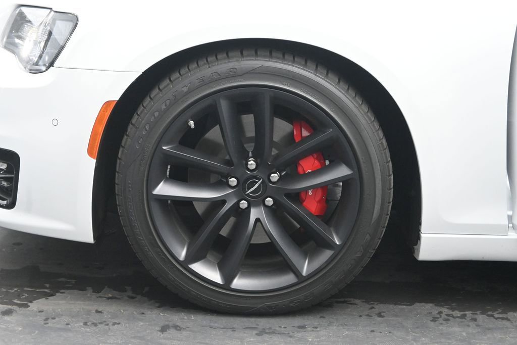 Used 2023 Chrysler 300 C RWD image 34