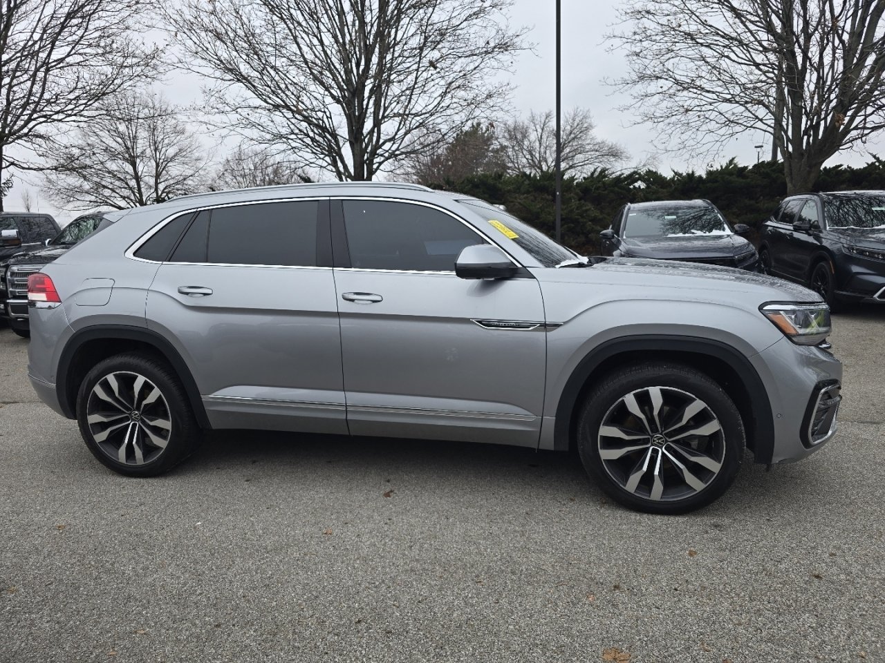 Used 2022 Volkswagen Atlas Cross Sport SEL Premium R-Line image 7